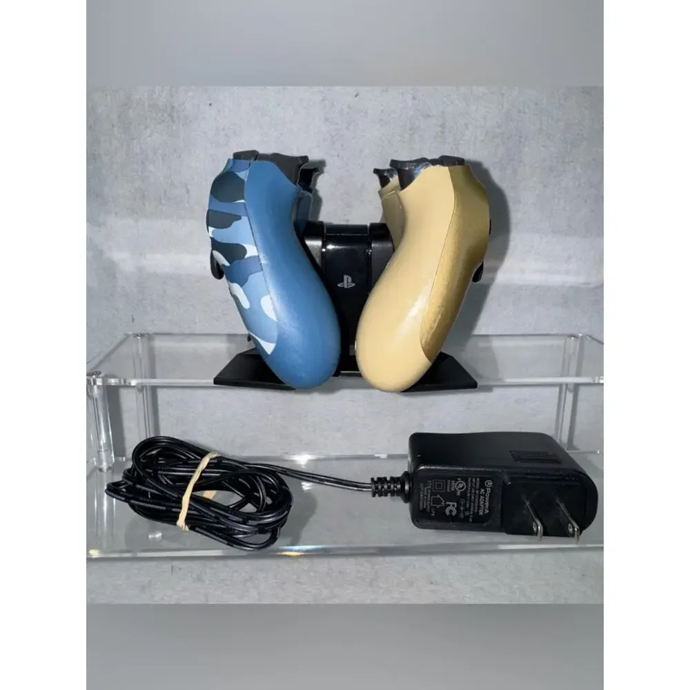 EUC PowerA Dual Charging Station with 2 PlayStation PS4 Controllers Blue Camo